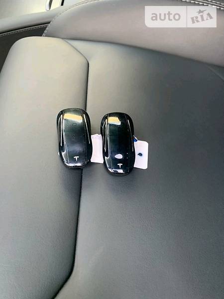 Позашляховик / Кросовер Tesla Model X 2018 в Києві фото 28 Позашляховик / Кросовер Tesla Model X 2018 в Києві