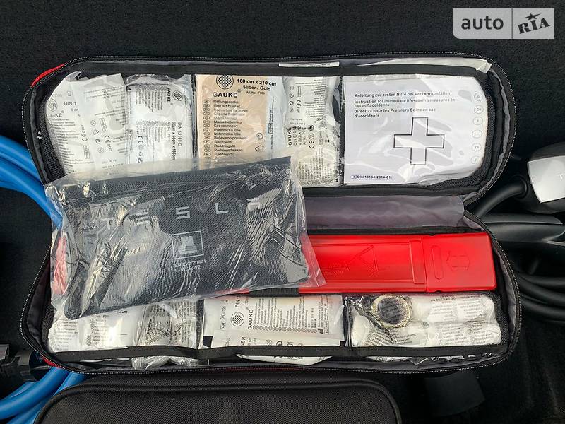 Позашляховик / Кросовер Tesla Model X 2018 в Києві фото 41 Позашляховик / Кросовер Tesla Model X 2018 в Києві