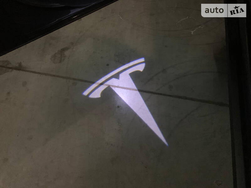 Внедорожник / Кроссовер Tesla Model X 2017 в Киеве фото 28 Внедорожник / Кроссовер Tesla Model X 2017 в Киеве