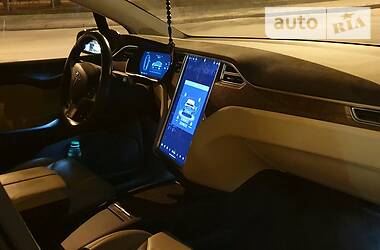Позашляховик / Кросовер Tesla Model X 2017 в 
