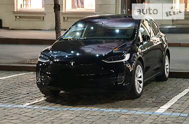 Позашляховик / Кросовер Tesla Model X 2017 в 