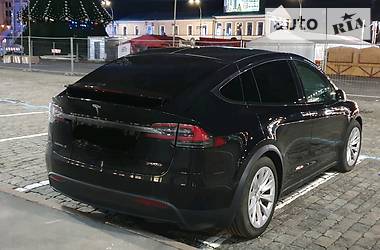 Позашляховик / Кросовер Tesla Model X 2017 в 