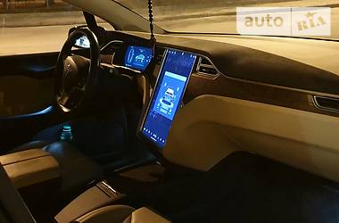 Позашляховик / Кросовер Tesla Model X 2017 в 