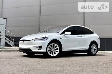 Позашляховик / Кросовер Tesla Model X 2016 в 
