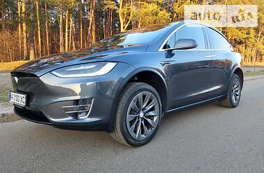 Позашляховик / Кросовер Tesla Model X 2017 в 