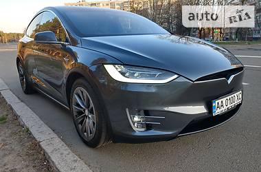 Позашляховик / Кросовер Tesla Model X 2017 в 