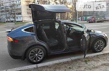 Позашляховик / Кросовер Tesla Model X 2017 в 