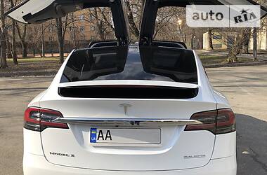 Позашляховик / Кросовер Tesla Model X 2018 в Києві