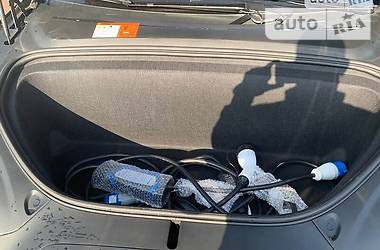 Позашляховик / Кросовер Tesla Model X 2016 в 