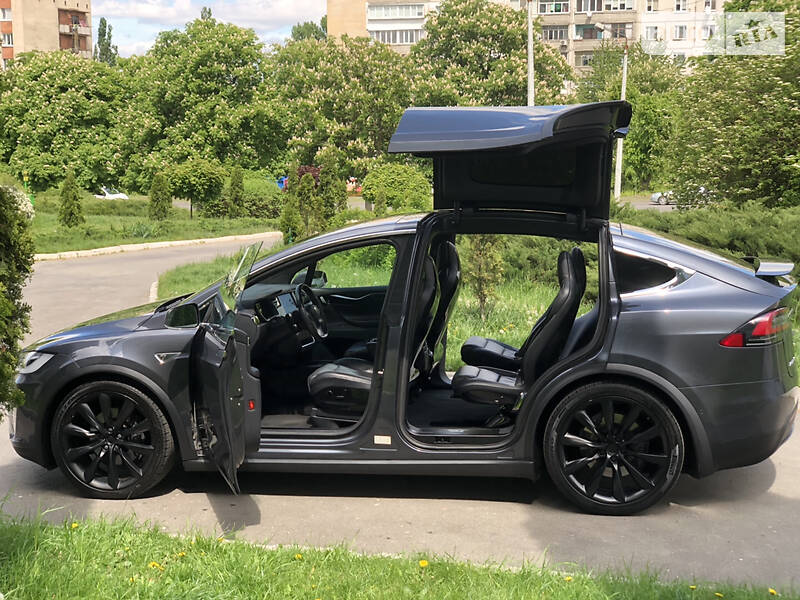 Позашляховик / Кросовер Tesla Model X 2016 в Хмельницькому
