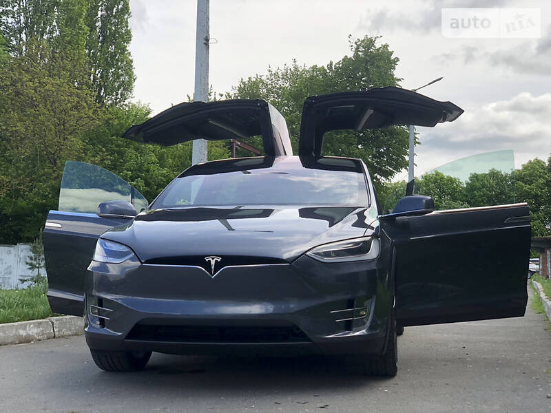 Позашляховик / Кросовер Tesla Model X 2016 в Хмельницькому