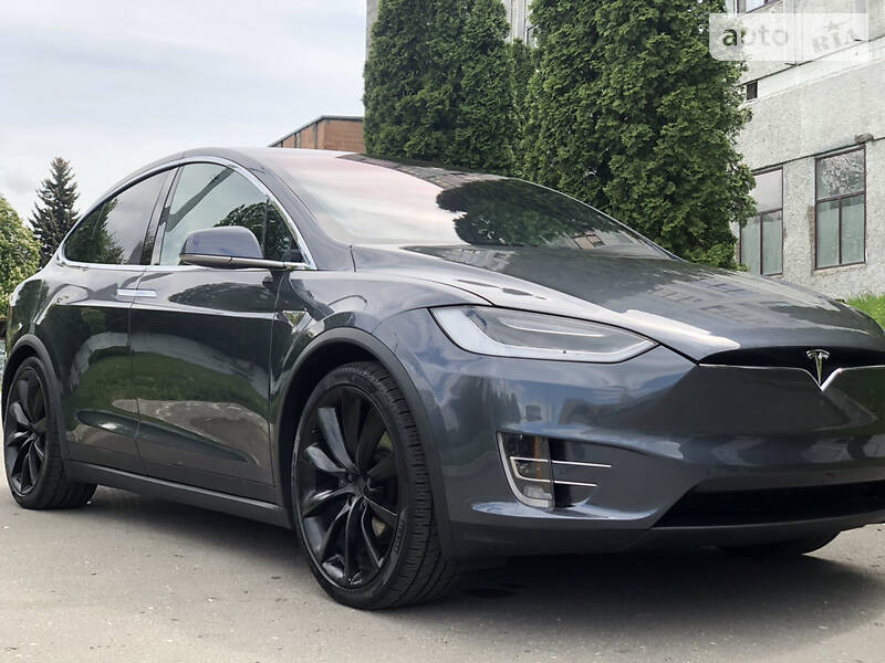 Позашляховик / Кросовер Tesla Model X 2016 в Хмельницькому