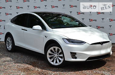 Позашляховик / Кросовер Tesla Model X 2018 в 