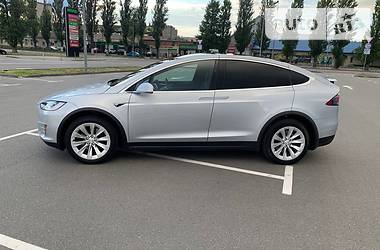 Позашляховик / Кросовер Tesla Model X 2017 в 