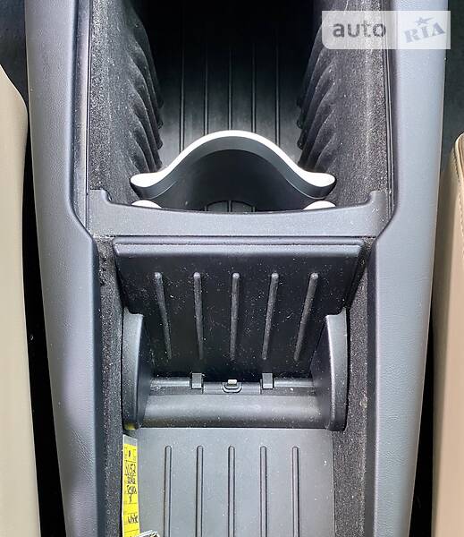 Хэтчбек Tesla Model X 2016 в Сторожинце