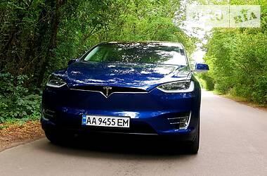 Внедорожник / Кроссовер Tesla Model X 2016 в 