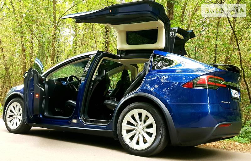 Позашляховик / Кросовер Tesla Model X 2016 в Києві