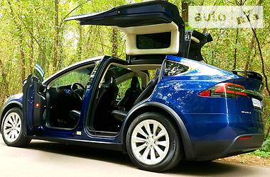 Внедорожник / Кроссовер Tesla Model X 2016 в 