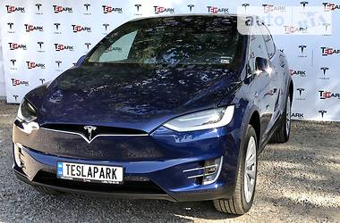 Позашляховик / Кросовер Tesla Model X 2017 в Києві