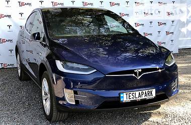 Внедорожник / Кроссовер Tesla Model X 2017 в 