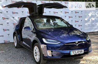 Позашляховик / Кросовер Tesla Model X 2017 в Києві