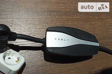 Позашляховик / Кросовер Tesla Model X 2019 в Києві