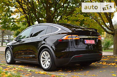 Внедорожник / Кроссовер Tesla Model X 2018 в 