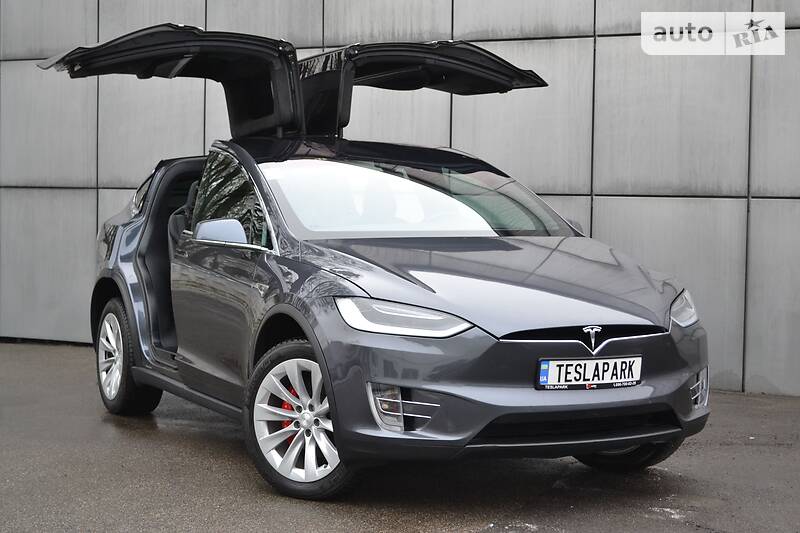 Позашляховик / Кросовер Tesla Model X 2016 в 
