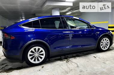 Внедорожник / Кроссовер Tesla Model X 2016 в Киеве