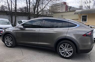 Внедорожник / Кроссовер Tesla Model X 2016 в 