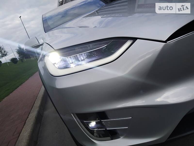 Внедорожник / Кроссовер Tesla Model X 2018 в Киеве