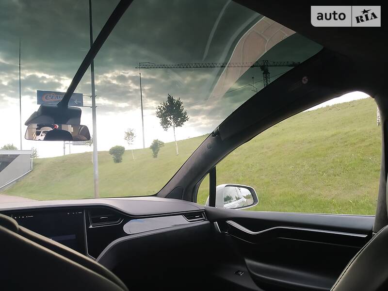 Внедорожник / Кроссовер Tesla Model X 2018 в Киеве