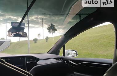 Внедорожник / Кроссовер Tesla Model X 2018 в 
