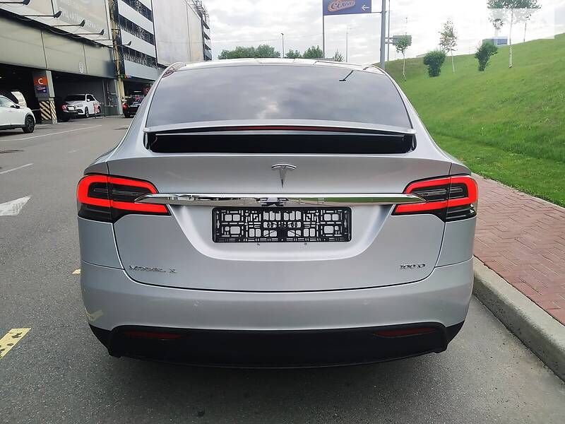 Внедорожник / Кроссовер Tesla Model X 2018 в Киеве