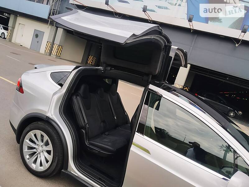 Внедорожник / Кроссовер Tesla Model X 2018 в Киеве