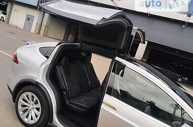 Внедорожник / Кроссовер Tesla Model X 2018 в 