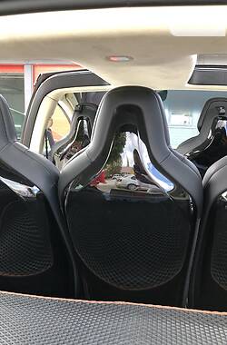 Позашляховик / Кросовер Tesla Model X 2016 в Чернівцях