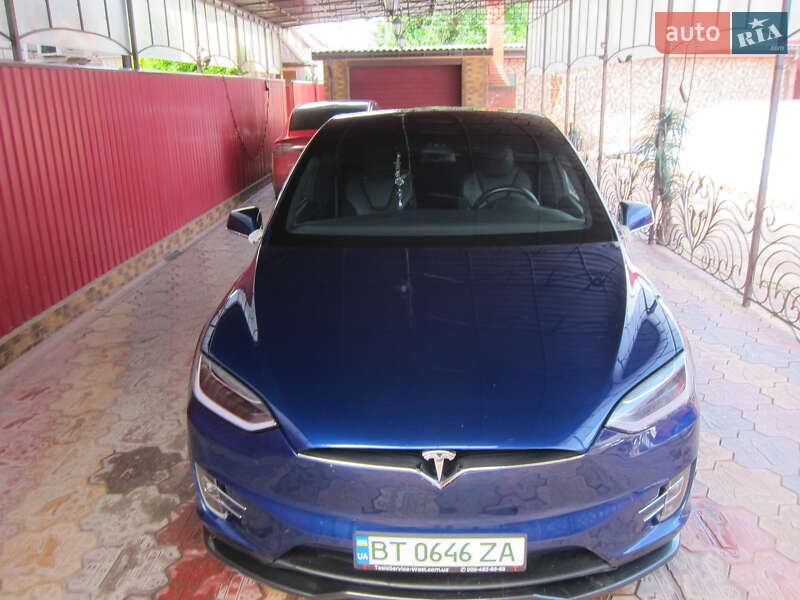 Внедорожник / Кроссовер Tesla Model X 2018 в Херсоне фото 27 Внедорожник / Кроссовер Tesla Model X 2018 в Херсоне