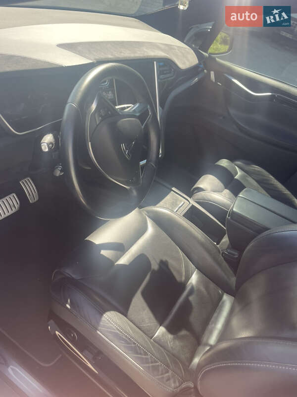 Позашляховик / Кросовер Tesla Model X 2016 в Сумах