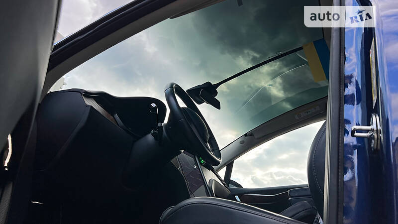 Внедорожник / Кроссовер Tesla Model X 2019 в Киеве