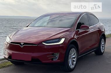 Внедорожник / Кроссовер Tesla Model X 2019 в Киеве