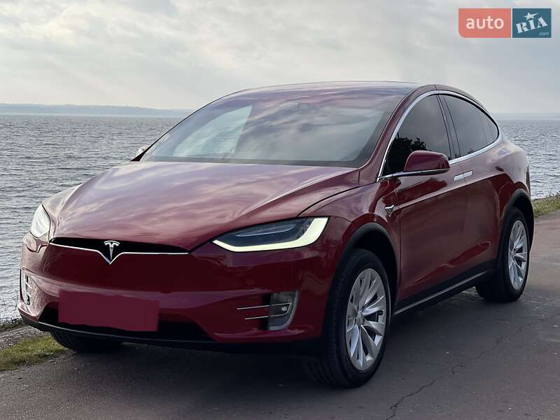Tesla Model X 2019