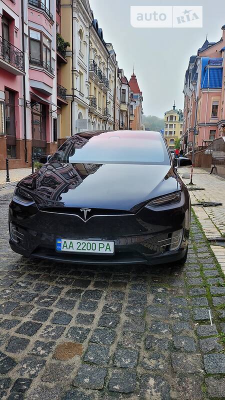 Внедорожник / Кроссовер Tesla Model X 2016 в 