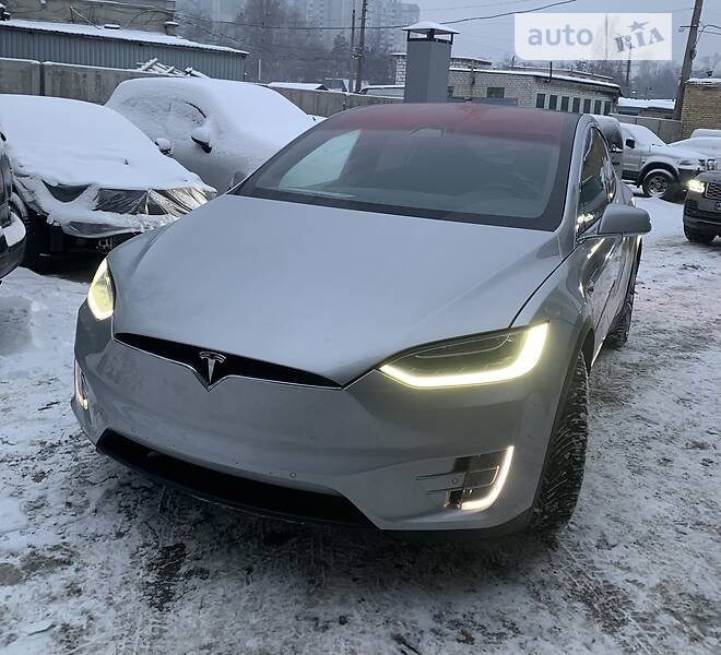 Позашляховик / Кросовер Tesla Model X 2017 в Києві