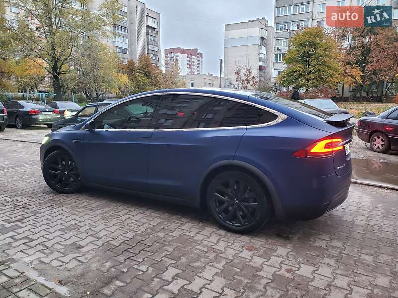 Позашляховик / Кросовер Tesla Model X 2018 в Сумах