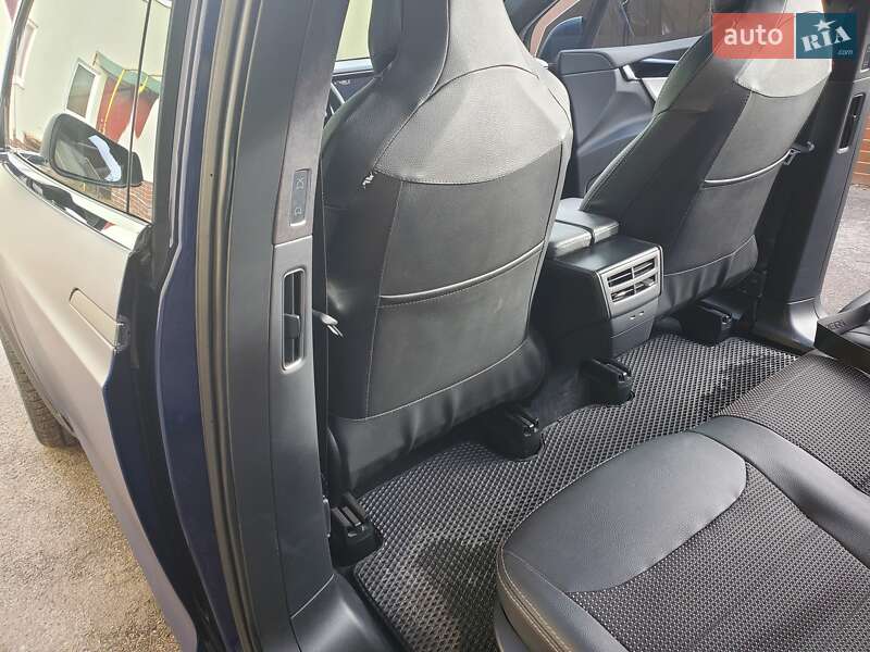 Позашляховик / Кросовер Tesla Model X 2018 в Сумах