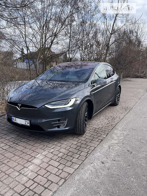 Хэтчбек Tesla Model X 2017 в Киеве