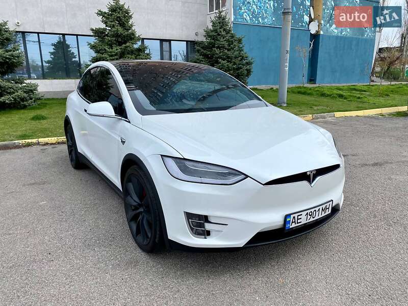 Позашляховик / Кросовер Tesla Model X 2017 в Дніпрі
