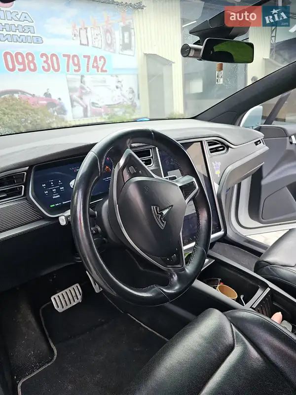 Позашляховик / Кросовер Tesla Model X 2016 в 