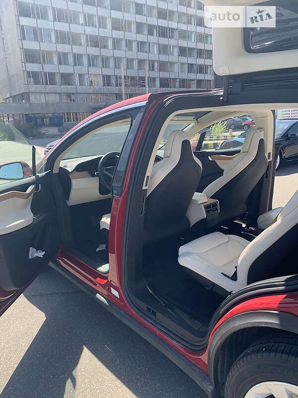 Позашляховик / Кросовер Tesla Model X 2018 в Києві